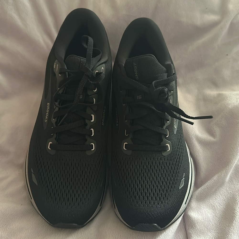 Women’s Brooks Ghost 15 size 10.5B black/rose gold new in box